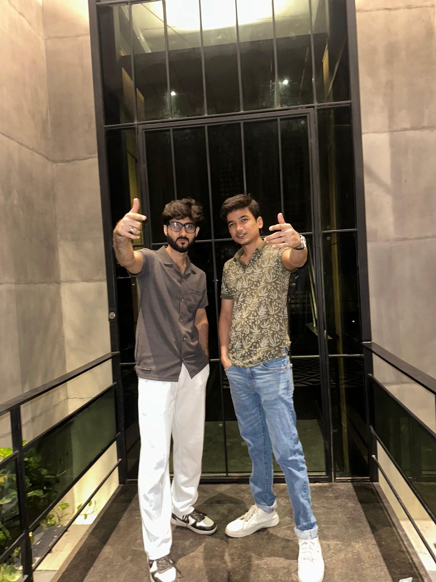 Anas1BTC's tweet image. Can I get a GM? ☀️
Happy Sunday to you all ❤️
FYI, @Covalent_HQ's GoldRush APIs bridge AI and blockchain with 20B+ calls projected this year, powering bots and agents on verifiable streams. In divided times, we're the steady link.