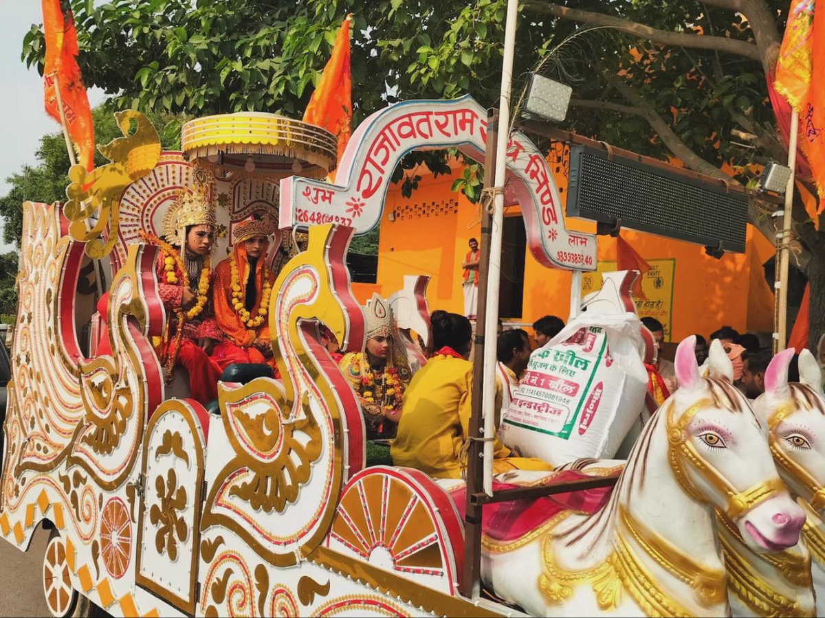 आज नरक चतुर्दशी पर #भिण्ड गौरी सरोवर श्री राम चल यात्रा एवं बघेली #बहादुरपुरा #कालका जी के मंदिर पर 11 #हजार दीप #प्रज्वलित उत्सव कार्यक्रम में शामिल होने का सौभाग्य प्राप्त हुआ 🚩🏹🙏

#jaishreeram #Deepavali2025 #santandharma #santanihindu #rajputanaculture <a href="/sirbhadoria/">Vikash singh</a>