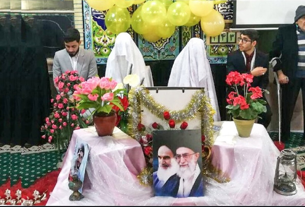 MaryamMoqaddam's tweet image. تصوری که از عروسی مقام‌های ج ا می‌شه
VS
طوری که آقازاده‌ها واقعا عروسی می‌گیرند

-اگه دعواهای بین خودشون نبود هیچ‌وقت اینطور از نزدیک دروغ و ریاکاریشون را نمی‌دیدیم