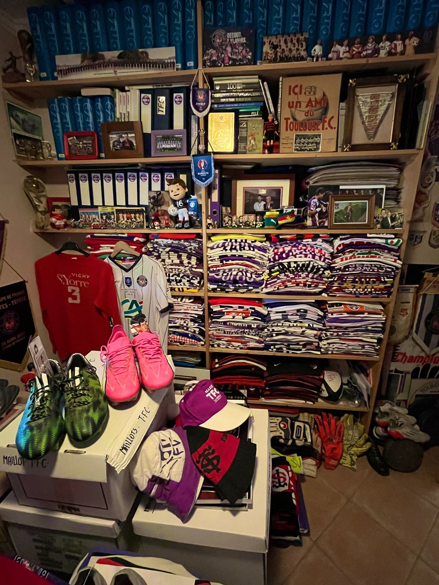 Figure bien connue au <a href="/ToulouseFC/">Toulouse FC</a>, véritable bible du #TFC, Didier Pitorre a raconté sa passion pour le club dans le cadre de la série #lafranceenballon. Collectionneur invétéré, l’archiviste bénévole a ouvert sa «caverne d’Ali Baba». #TFCFCM À lire bientôt dans <a href="/lequipe/">L'Équipe</a>