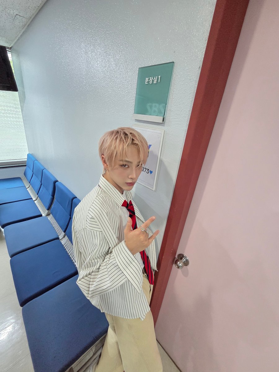 [#무진] 

✨️✨️🎈

#BAE173 #비에이이173 
#MUZIN