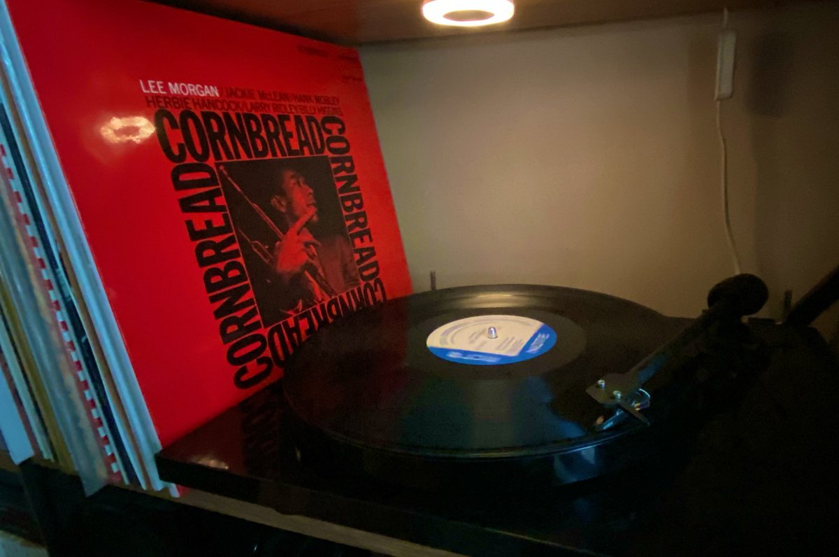 manik_sakin's tweet image. #Cornbread by #LeeMorgan

Lee Morgan tp
Jackie McLean as
Hank Mobley ts
Herbie Hancock p
Larry Ridley b
Billu Higgins d

#lp #vinyl #vinyljunkies
#jazz #hardbop
#sundayjazzclub

youtube.com/watch?v=98IWJD…