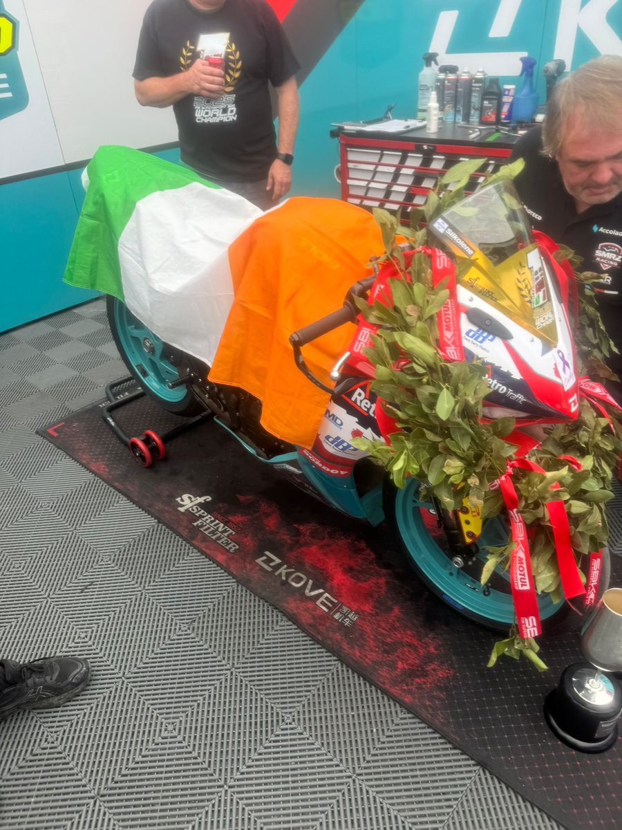 Andy Quinn tweet media