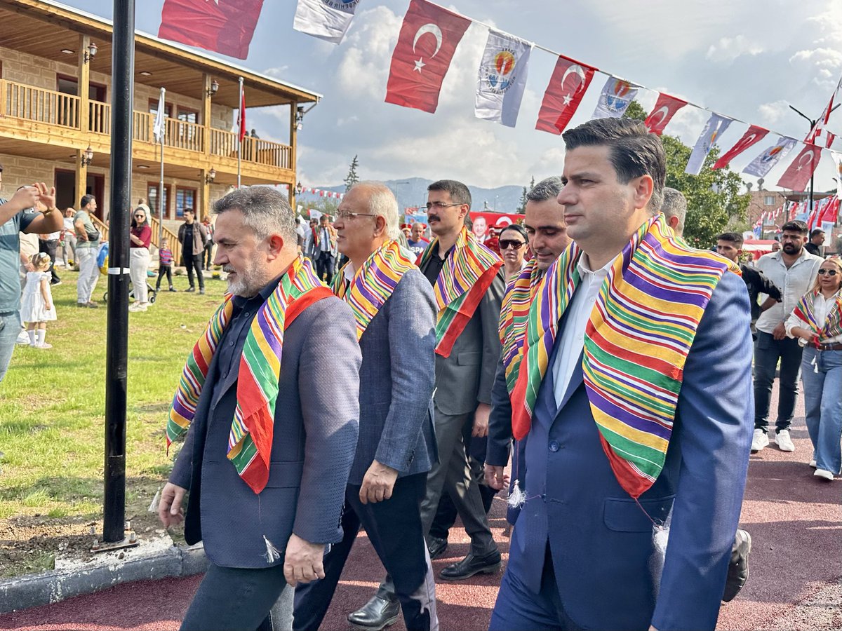 PolatKaya01's tweet photo. İl Başkanımız Sayın @Tamer_Dagli ile birlikte, ilçemizde düzenlenen 9. Geleneksel İsmet Atlı Karakucak Güreşleri ve Millet Bahçesi Açılış Törenine katıldık.
Efsane güreşçimiz İsmet Atlı’nın adını yaşatan bu anlamlı organizasyonda emeği geçen herkese teşekkür ediyoruz. https://t.co/8GGJSPRtEQ
