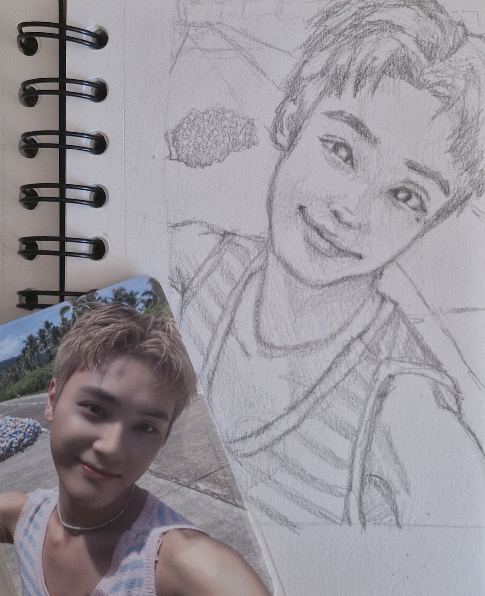 got the feeling I already drew this pc before but I can't find it anywhere aghsjs
