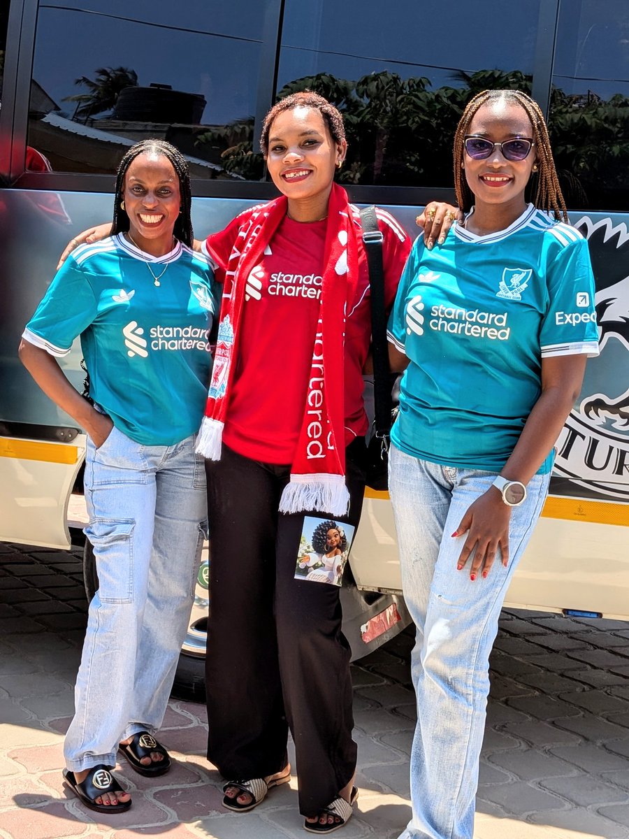 lfcbongo's tweet image. Sauti ya Anfield itasikika kote duniani! Wapinzani wajue hakuna pa salama mbele ya jeshi jekundu!, Hasira ya uwanjani, umoja wa mashabiki! Leo tunapigania nembo, si pointi pekee.

#YNWA