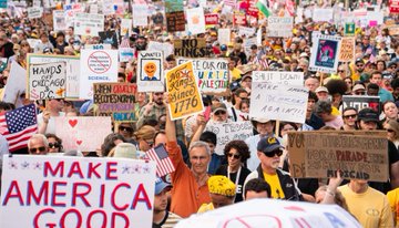 7 MILLION JOIN 'NO KINGS' PROTEST...