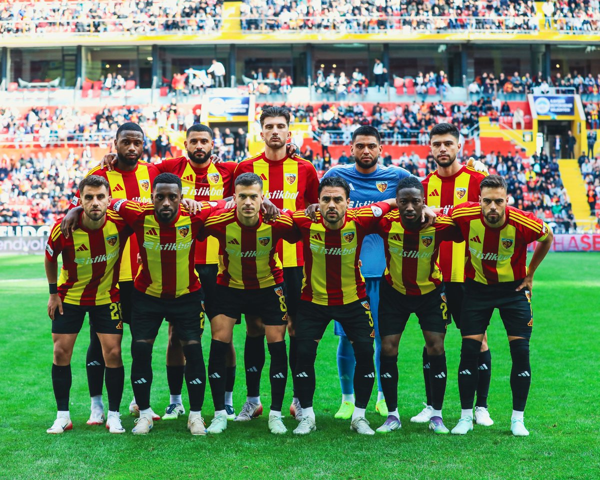 Bu oyuncuların hiçbirinin en ufak bir suçu yoktur. Asıl suçlular bunları takıma çağıran,bu kadroyu bir araya getirenlerdir!
#Kayserispor #KYSR #KYSvSAM
