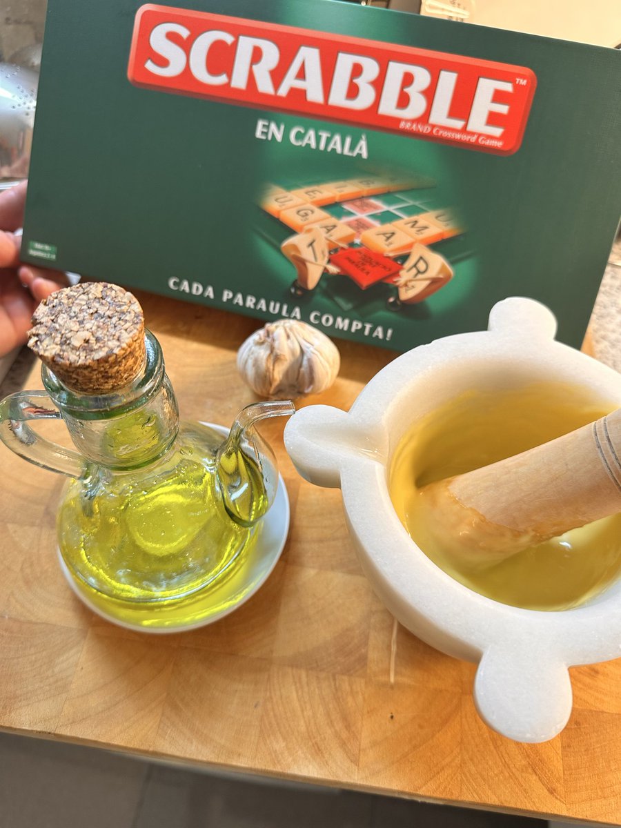 Coses catalanes… i a jugar #scrabbleencatalà ha tornat! 👏👏<a href="/totideas/">Totideas</a> <a href="/juguetix/">Juguetix.com</a>