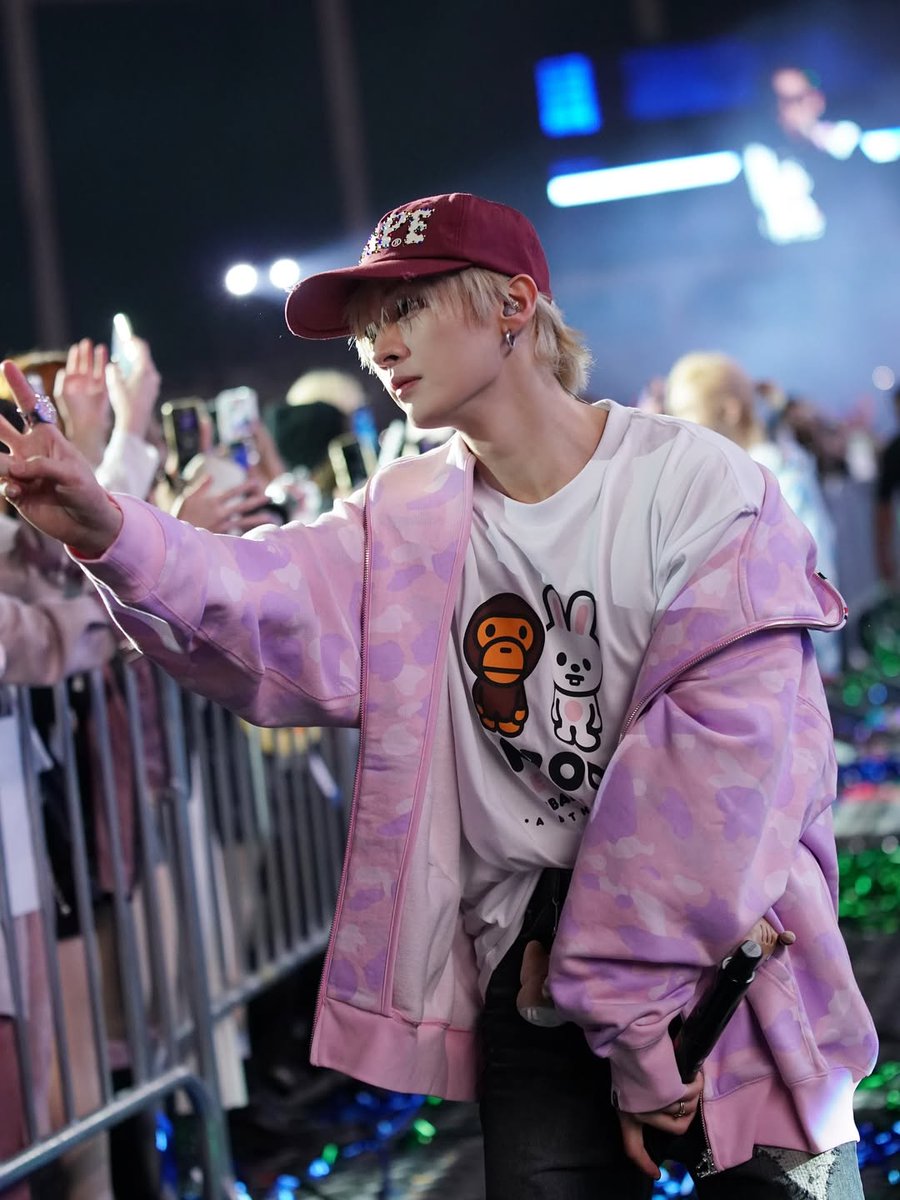 stray kids x bape ig update!