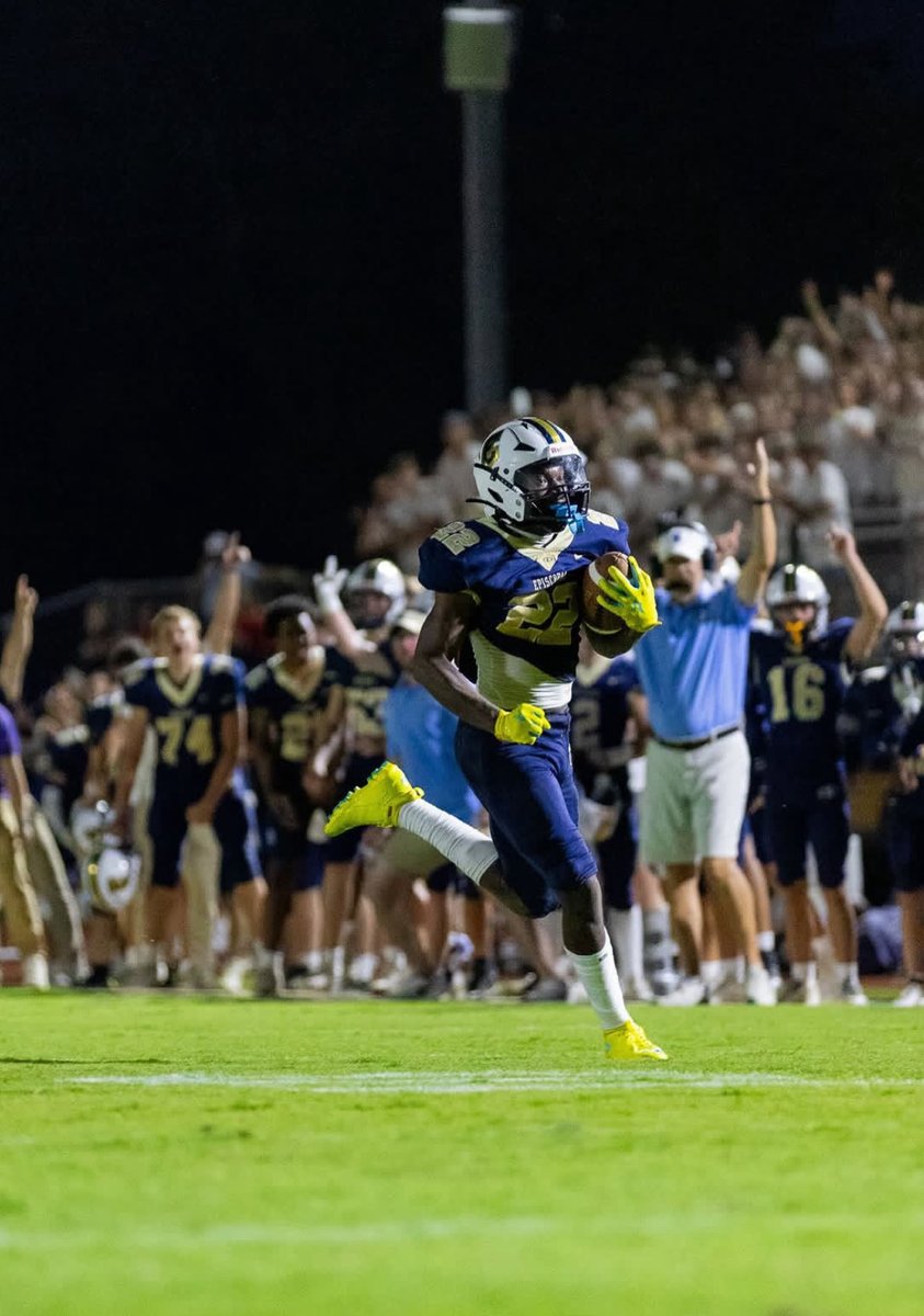 BallCoachHP's tweet image. @taj_datme Taj Callahan 

HEIGHT: 6&apos;0
WEIGHT: 180LBS
POSITION(S): RB/DB
40 YARD TIME: 4.51
GPA: 3.7
JERSEY: #22

CLASS OF: 2026

Email: kingofthe985@gmail.com

Offers: Temple, Lamar, Henderson State 

🎥🍿Stats Thru 7 Games:

153 Carries
1232 Rushing Yards 
14 Touchdowns

FBS ✅