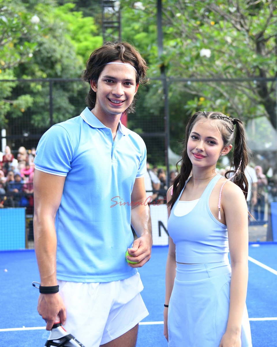 sinemart_ph's tweet photo. When teamwork turns into something sweeter 😍 🎾
MoRa di AGZ Sport Fest 2025, bukan cuma tanding, tapi juga kasih vibes manis yang bikin penonton baper 💖

#AGZSportFest2025 #MohanRaisa
#Sinemart https://t.co/6ET5StcAAO