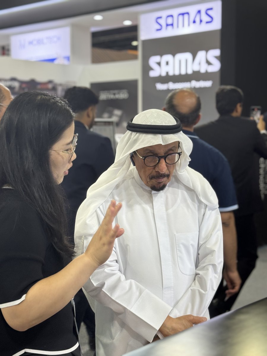 TimekettleTech's tweet image. As GITEX wraps up, we’re filled with gratitude. 💖
In just a few days, we welcomed new users, reunited with familiar faces, and shared the joy of borderless communication.
Thank you for believing in our mission. Timekettle will keep breaking barriers and shaping the future of…