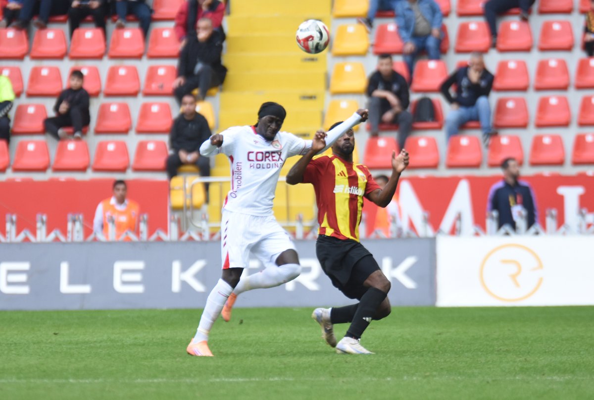 📌 Maç Sonucu | 3 puan Samsunspor'un!

🎯 Samsunspor Süper Lig’in 9'uncu haftasında karşılaştığı Zecorner Kayserispor'u, deplasmanda 3⃣ - 1⃣ mağlup etti. 

⚽️ 45' , 64' Carlo Holse
⚽️ 72' Rick van Drongelen
⚽️ 83' German Onugkha

#KYSvSAM

📎 dha.com.tr/2741683