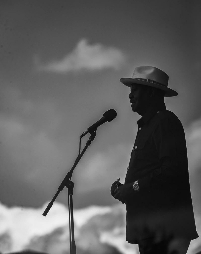 e_lumumba's tweet image. And just like that… Life is but a dream #RIPRailaOdinga