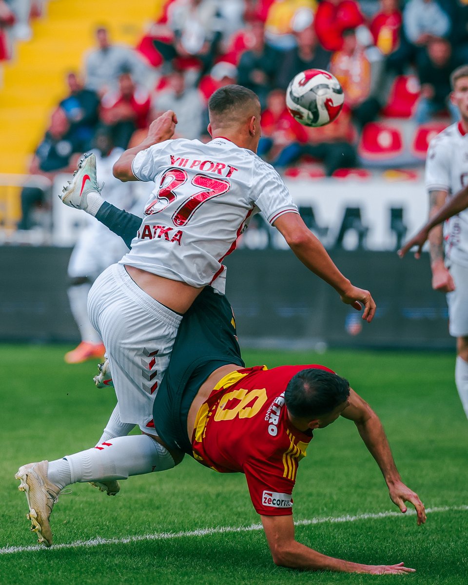📸 Mücadelenin içinden anlar!

Zecorner Kayserispor 1 - 3 Samsunspor

📎 Detaylar web sitemizde.
👉 bit.ly/42R5sM2

#KYSvSAM #Samsunspor #AtatürklüArma #FromSamsuntoEurope