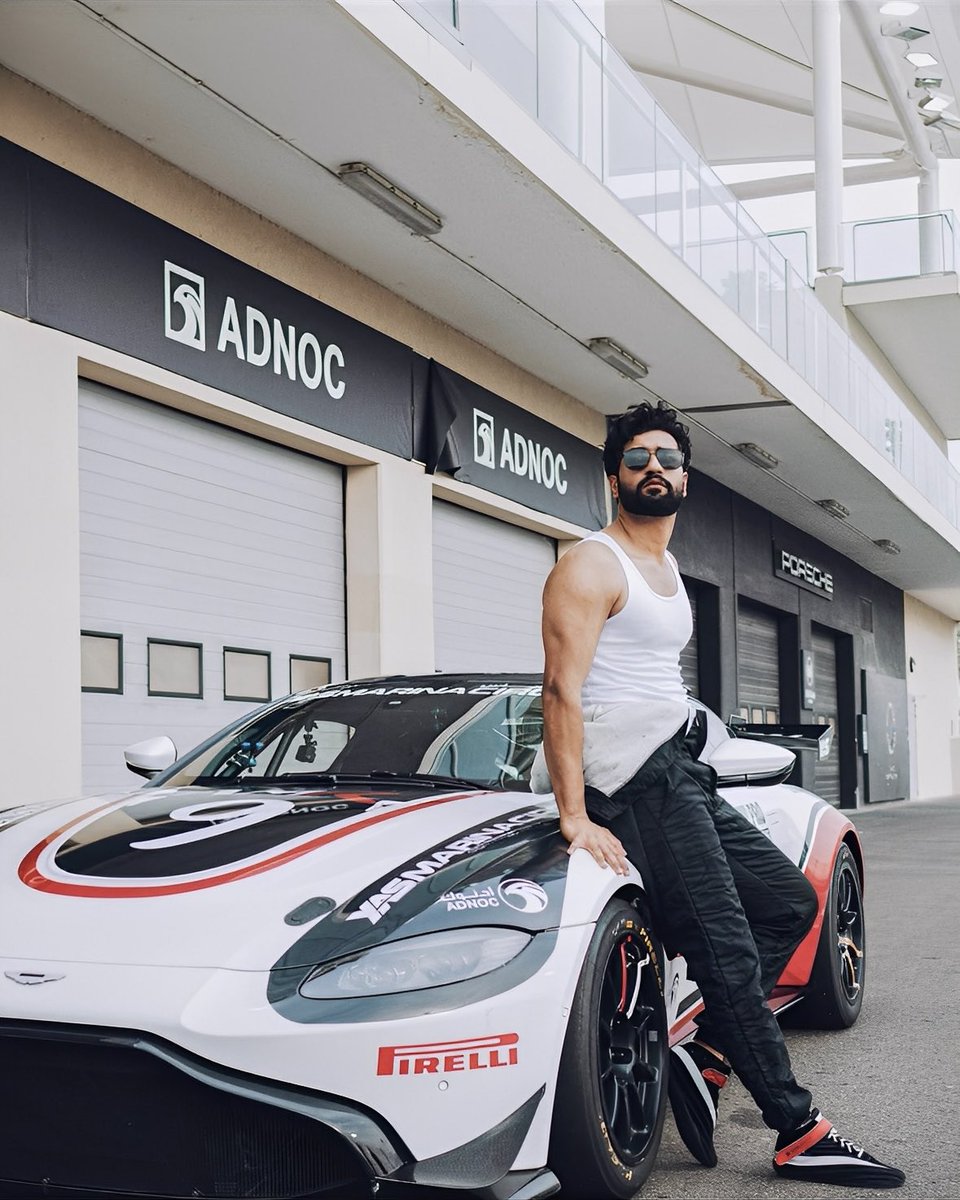 Vicky Kaushal bulge 🔥