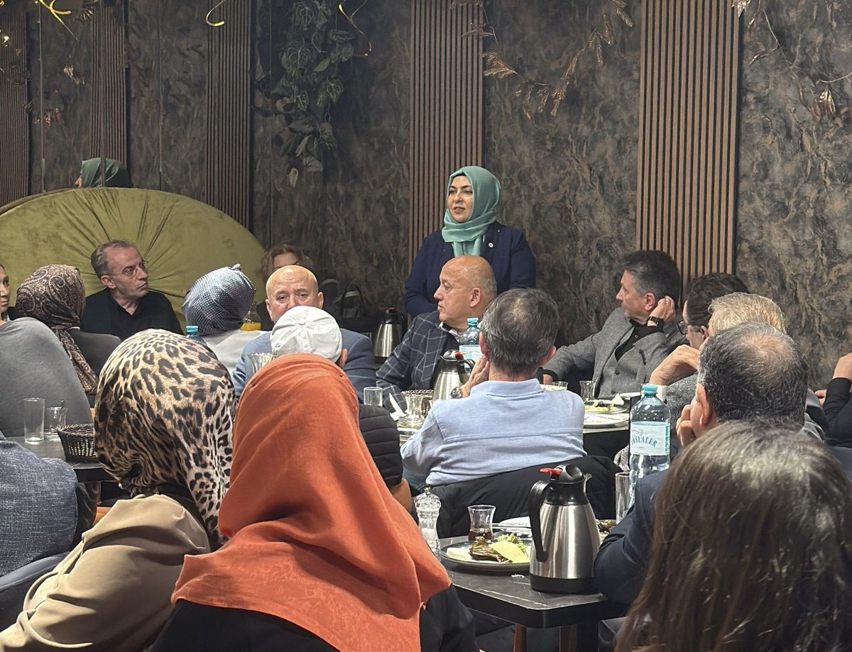 uidwien's tweet image. Diyarbakır Milletvekili Sayın Oya Eronat ve UID Genel Merkez Kadın Kolları Başkanımız Sayın Fadime Kara, bugün Viyana’da sivil toplum kuruluşu temsilcileri ve medya mensuplarıyla bir araya geldi.

@eronat_oya @U_I_D