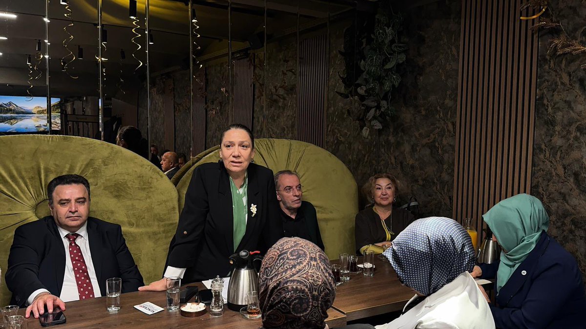 uidwien's tweet image. Diyarbakır Milletvekili Sayın Oya Eronat ve UID Genel Merkez Kadın Kolları Başkanımız Sayın Fadime Kara, bugün Viyana’da sivil toplum kuruluşu temsilcileri ve medya mensuplarıyla bir araya geldi.

@eronat_oya @U_I_D