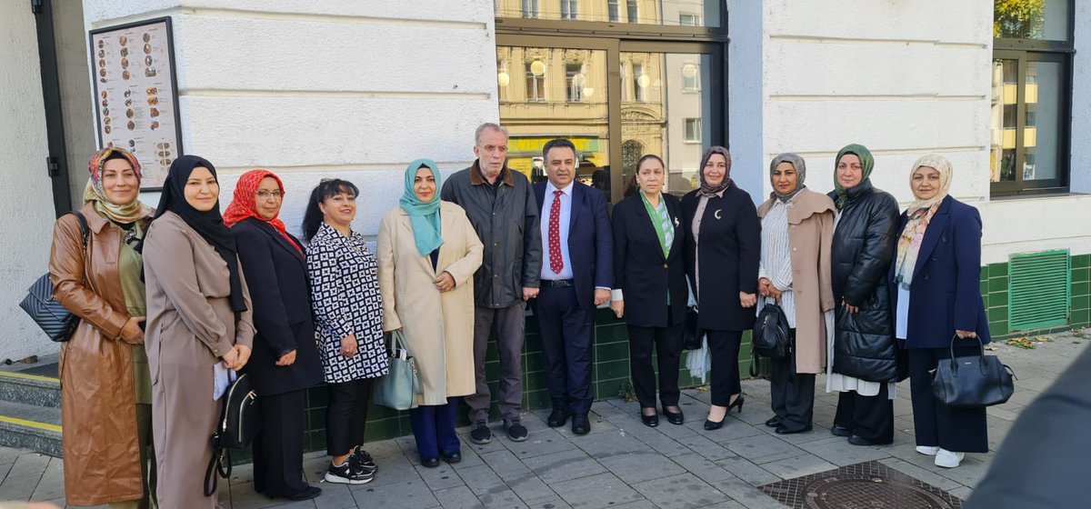 uidwien's tweet image. Diyarbakır Milletvekili Sayın Oya Eronat ve UID Genel Merkez Kadın Kolları Başkanımız Sayın Fadime Kara, bugün Viyana’da sivil toplum kuruluşu temsilcileri ve medya mensuplarıyla bir araya geldi.

@eronat_oya @U_I_D