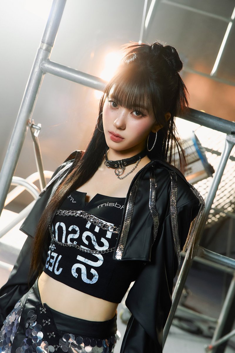 ᅠᅠ᧔࿔᧓ 𝗶𝘇𝗻𝗮 𝟮𝗻𝗱 𝗠𝗶𝗻𝗶 𝗔𝗹𝗯𝘂𝗺
'𝗡𝗼𝘁 𝗝𝘂𝘀𝘁 𝗣𝗿𝗲𝘁𝘁𝘆' 𝗦𝗰𝗲𝗻𝗲 𝗣𝗵𝗼𝘁𝗼 #𝟯