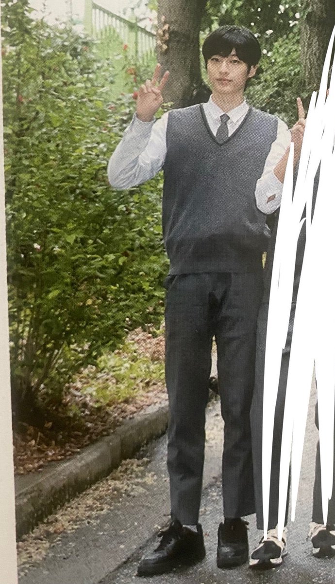 아니 이거 졸업사진이야? 진짜로?