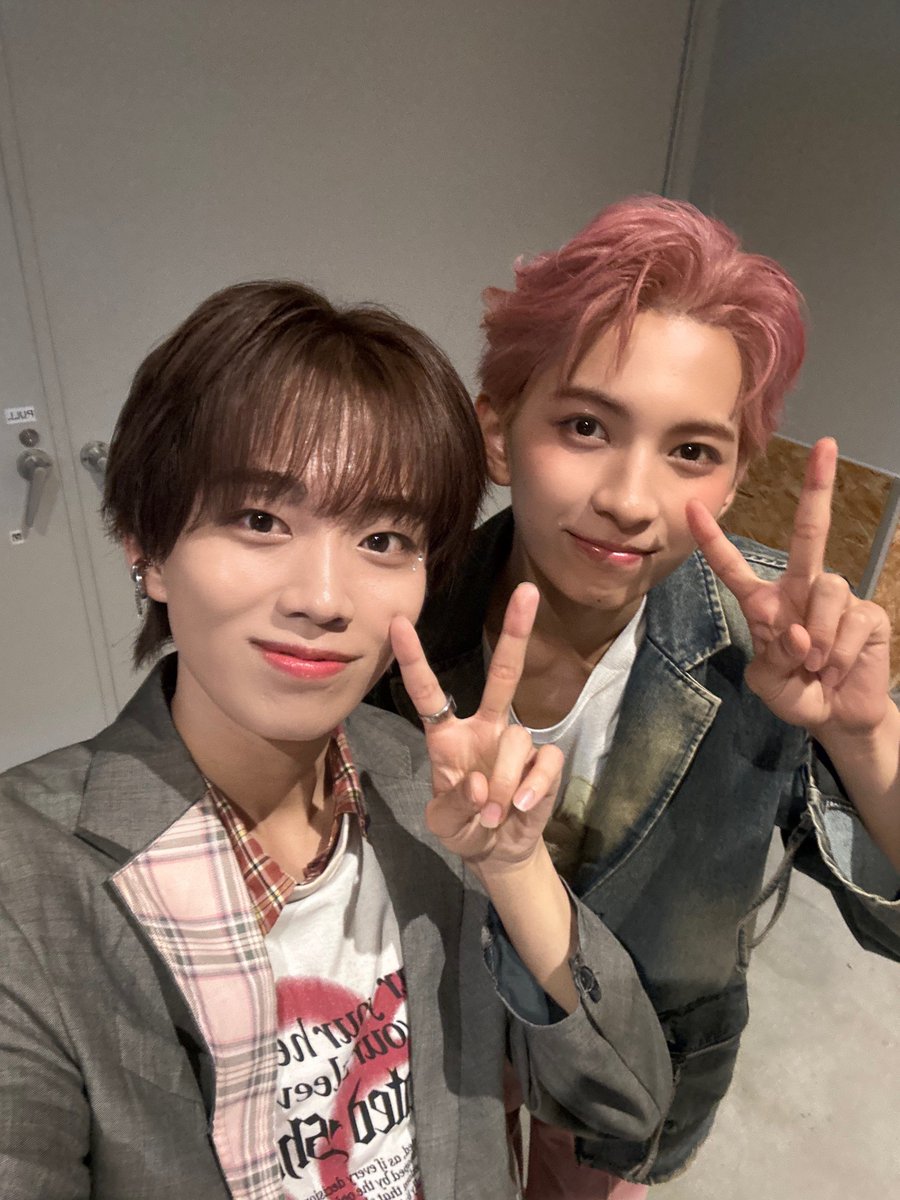 JIN (@bangers_jin) on Twitter photo å»å¹Žã®BoyAgeã§åºäŒã£ãŠãããã£ã±ã仲è¯ãããŠãããŠããšã£ããŒãŒïŒïŒð§¡
1幎åã®ããšæãåºããªãããã£ã±ã話ããããå人ã®TikTokãæ®ã£ããããæ¥œãã¿ã«âïž
ãããŠãåãé¢è¥¿åºèº«ã®ããªããïŒïŒ
ãããã«17æ³ã«ã¯èŠããžãâŠ
åããŠè²ã
ã話ã§ããŠå¬ããã£ãã§ãð«¶
#ICEx #BANGERS #BoyAge å»å¹Žã®BoyAgeã§åºäŒã£ãŠãããã£ã±ã仲è¯ãããŠãããŠããšã£ããŒãŒïŒïŒð§¡
1幎åã®ããšæãåºããªãããã£ã±ã話ããããå人ã®TikTokãæ®ã£ããããæ¥œãã¿ã«âïž
ãããŠãåãé¢è¥¿åºèº«ã®ããªããïŒïŒ
ãããã«17æ³ã«ã¯èŠããžãâŠ
åããŠè²ã
ã話ã§ããŠå¬ããã£ãã§ãð«¶
#ICEx #BANGERS #BoyAge