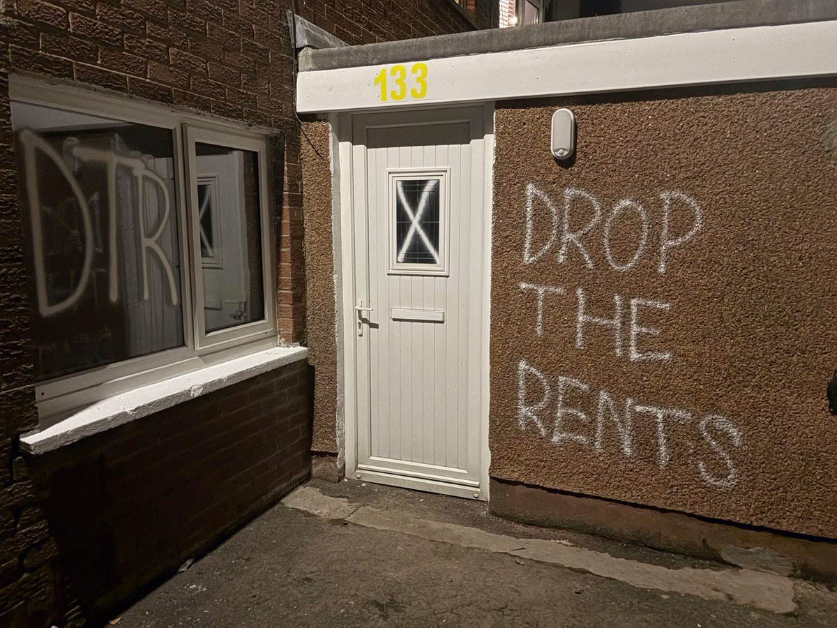 irspireland's tweet photo. More action taken against homes in Derry over the weekend by Republican Socialist Activists opposing high rental prices and HMO’s in the city.

DTR - Drop The Rents https://t.co/0F5J1sktq2
