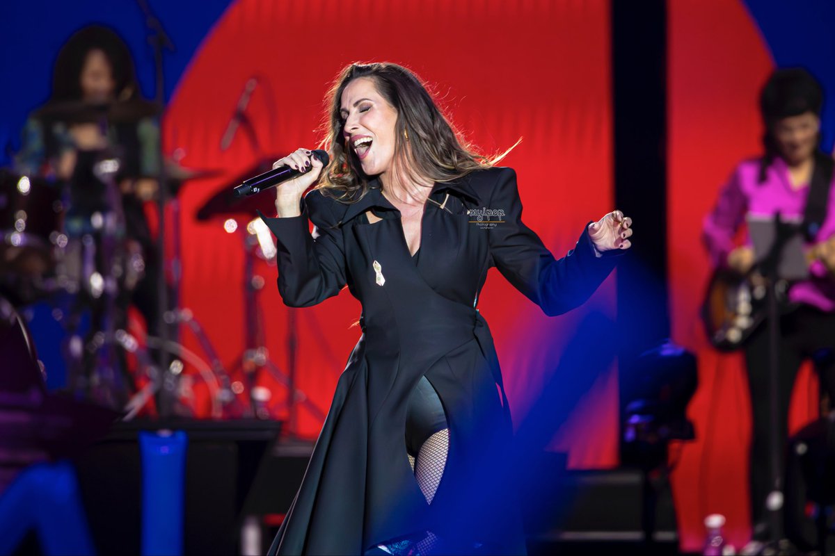 MyiPop.net tweet media