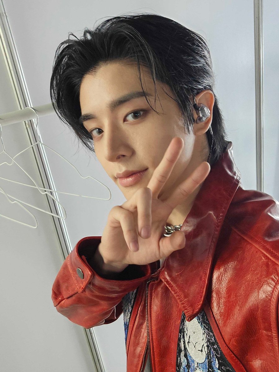 enhypenweverse's tweet photo. [ #제이크’s Post ] 251019

#JAKE: Jakarta ❤️❤️❤️❤️❤️ 

@ENHYPEN_members @ENHYPEN #ENHYPEN #엔하이픈 https://t.co/4FMCPMyRqe