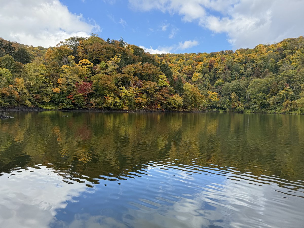 羊蹄山麓の半月湖