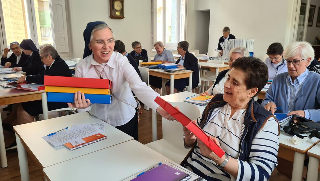 Hijas de la Caridad tweet media