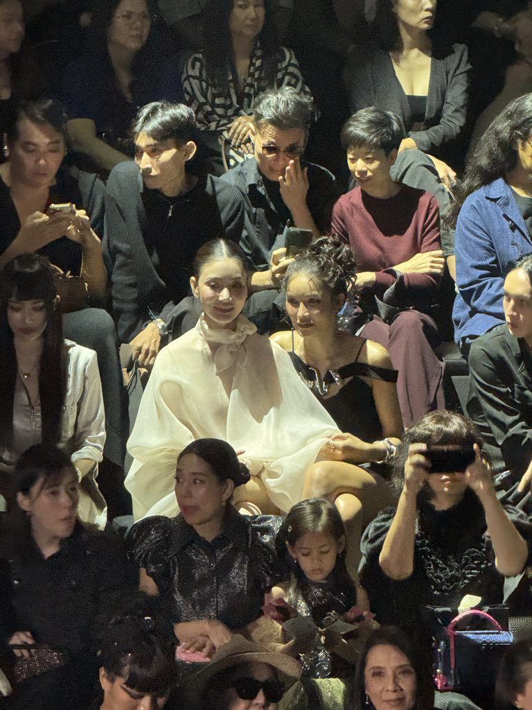 NakamuraRa57611's tweet photo. เธอก็ขาวสว่างแต่เพียงผู้เดียว
MEENBABE AT SIAM PARAGON
#SiamParagonBIFW2025xMEENBABE https://t.co/nMy42iFVU1