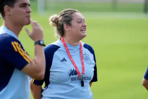 ℹ️ Hoy comienza con una gran ilusión el #U17WWC la <a href="/SEFutbolFem/">Selección Española Femenina de Fútbol</a> sub-17 que dirige Mila Martínez

Mucha suerte a ti y a todo el equipo 🤜🤛

🇪🇸 España 🆚 Colombia 🇨🇴
⌚️ 21 H
🏟️ Academy Football Mohammed VI
📺 <a href="/teledeporte/">Teledeporte</a> 

#EntrenadoraRFEF | #NuestraBase