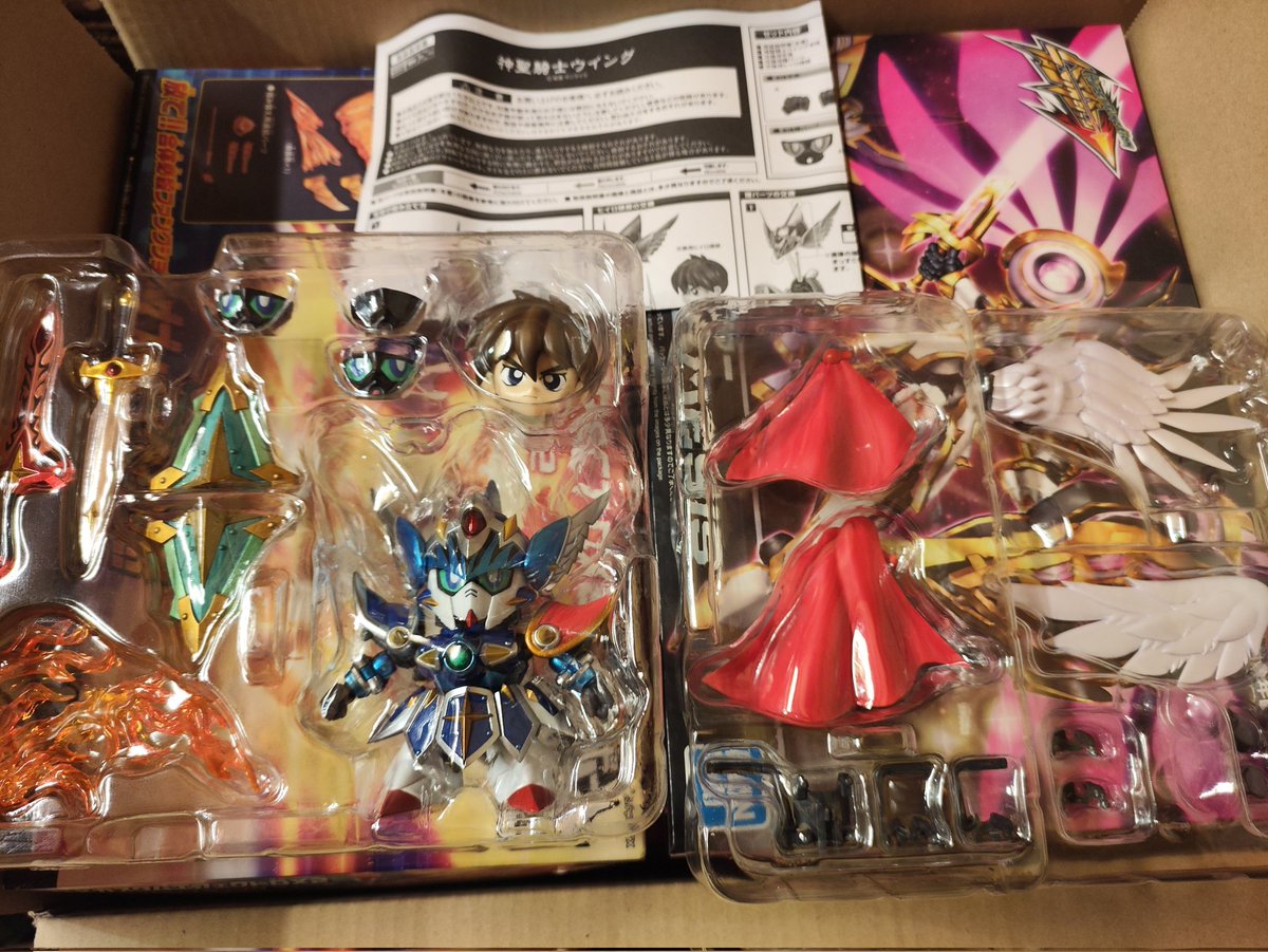 555913mn's tweet image. FA騎士ナイトを彷彿させるも良い品なんだけどもう絶対触らない
兜の突起が指に刺さって出血した😭
#SDX
#ガンダムW