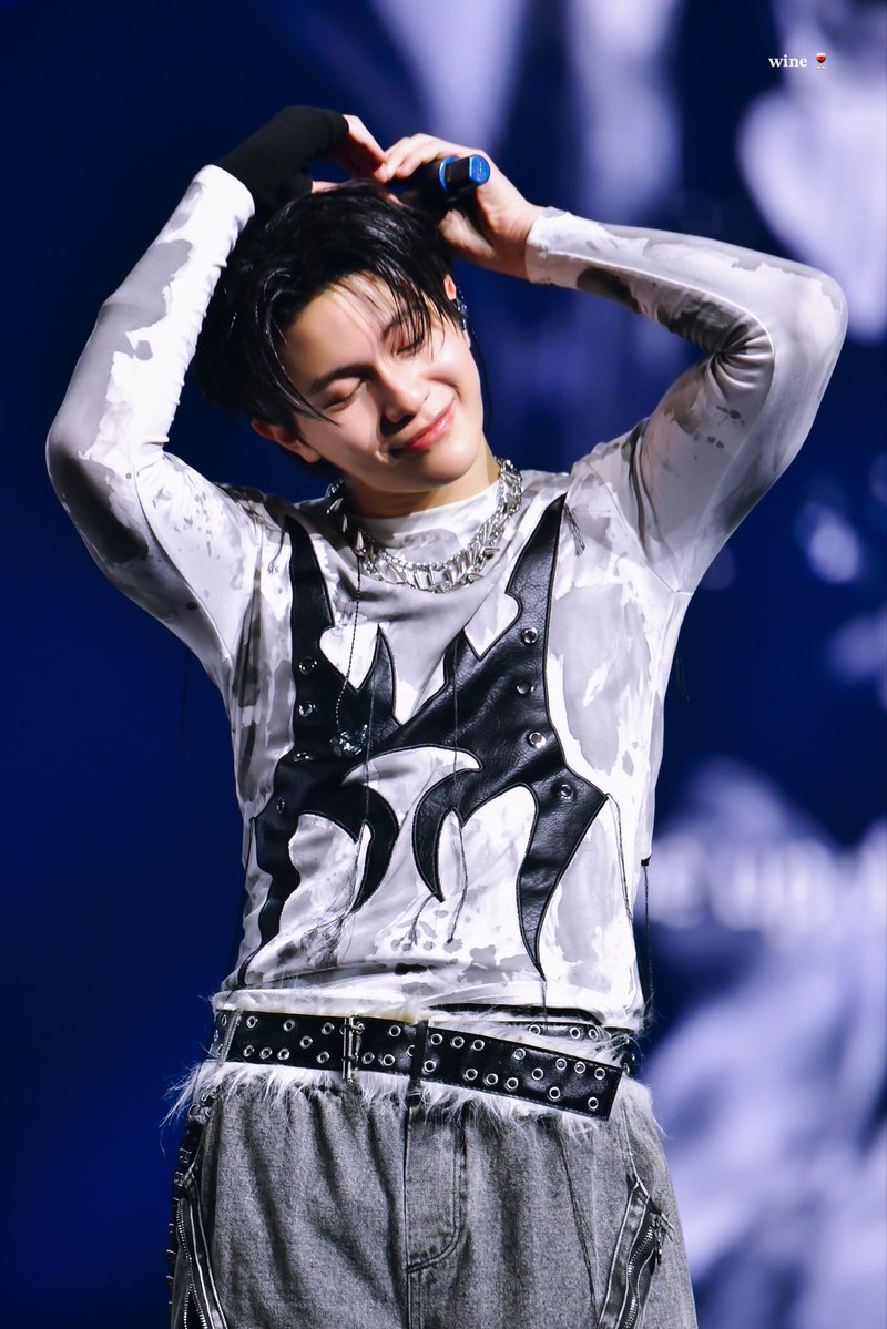 ` 251019  🐺🍷

🎀💝

<a href="/Williamjkp1/">วิลเลี่ยม จักกะปรั๊ดดดดด</a> #williamjkp
#LYKNDuskAndDawnConcertD2