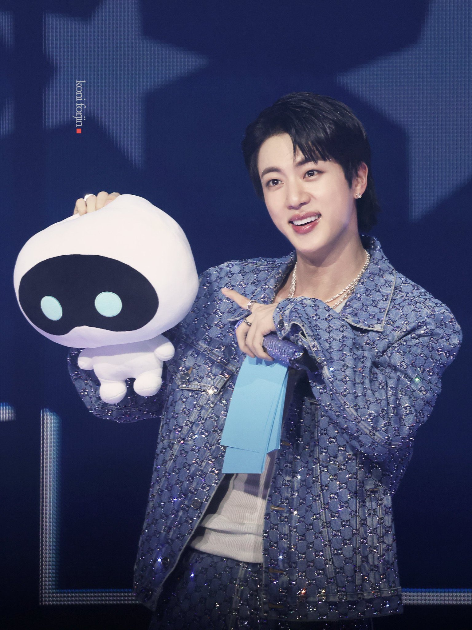 jin様 jp.ktown4u.com : Jin (BTS) - 1st Solo Album 'Happy' (Weverse