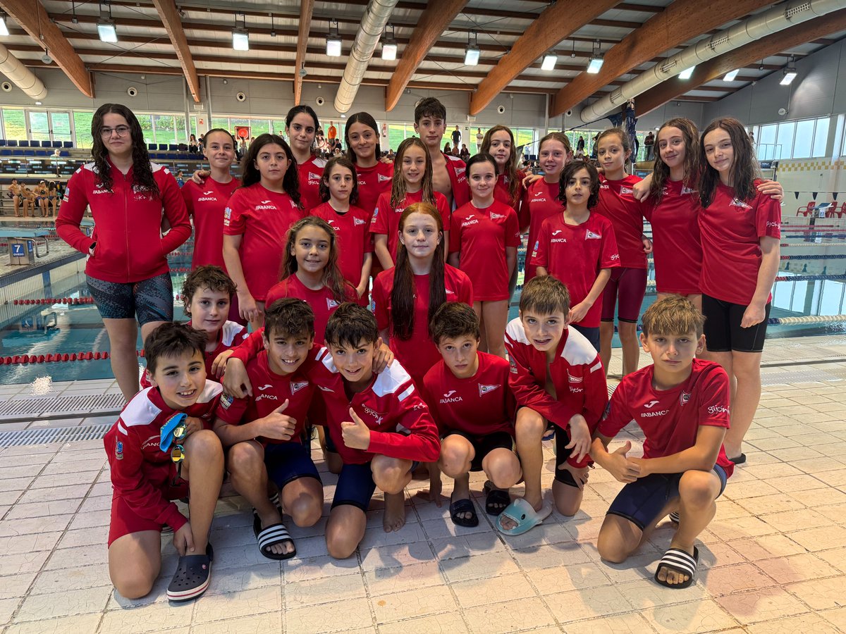 🏊‍♂️ ¡Gran inicio de temporada para nuestros alevines! 💙
En la 1ª jornada de los Juegos Deportivos del Principado (Oviedo), nuestros 25 nadadores rozaron el 💯% de mejores marcas personales 🔥

Y cerramos con victoria en los relevos 4x100 libre masc y fem 💪

#OrgulloGrupista