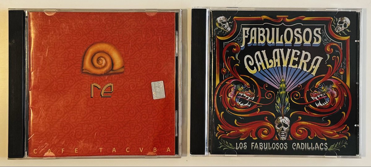 ¿Cuántos géneros musicales hay en estos dos discos?

Latinoamérica en los 90s.