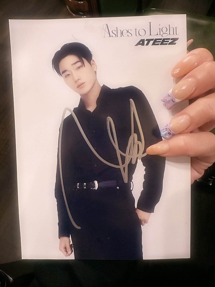 やっぱりサンくんはずっとそばに居てくれるって🥹💖
ありがとう🥹💖大好き🥹💖
ネイルも服装も(珍しい！)褒めてくれた💖