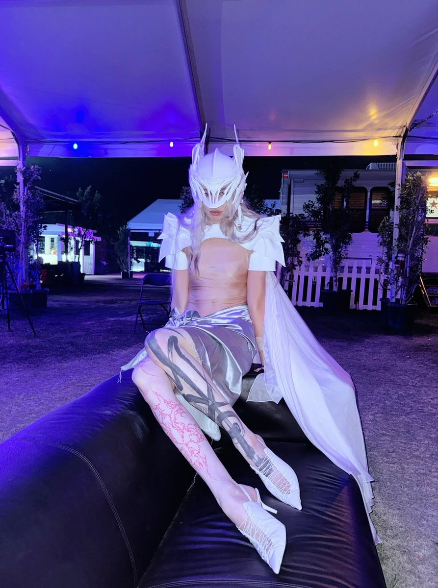 grimes archive (@grimesaechive) on Twitter photo 