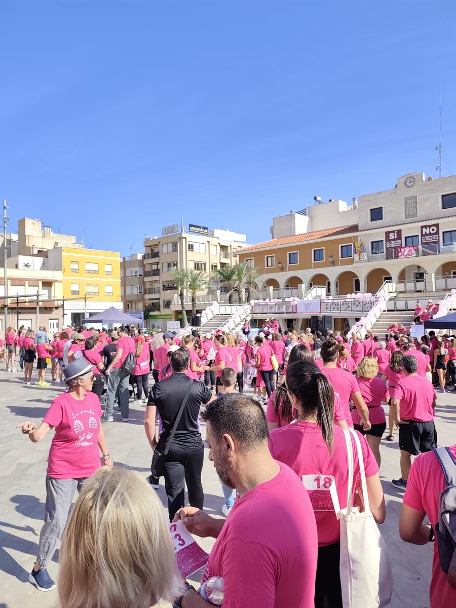 angeldeaviles's tweet photo. Hoy pensamos en todas las mujeres que pelean cada día contra el cáncer de mama.

Y recordamos con cariño a las que nos dejaron, ejemplo eterno de fortaleza y valentía.

La detección precoz salva vidas, la prevención debe ser prioridad.

#DíaMundialContraElCáncerDeMama https://t.co/w6p1DGwo5Z