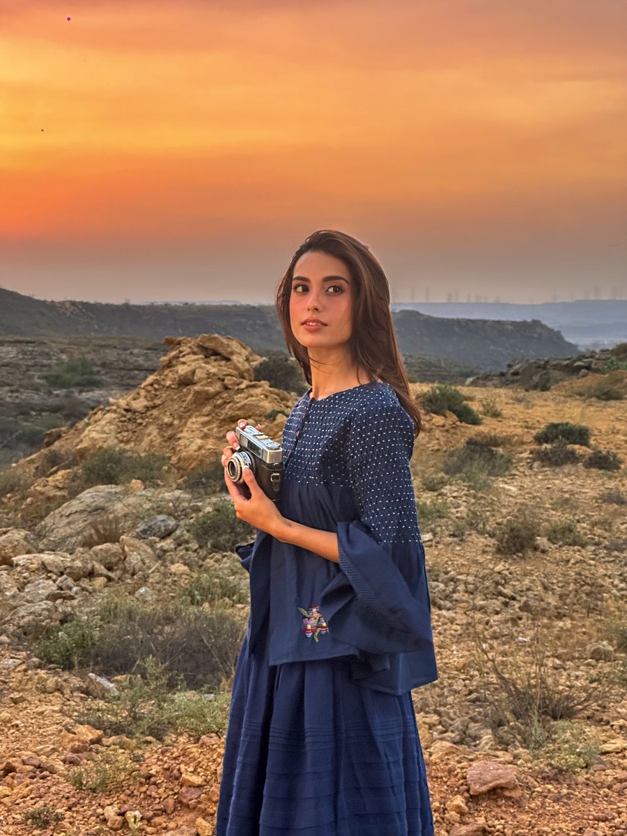 kaafikhoobsurat's tweet photo. She is so pinterest coded ✨️🌻 https://t.co/kFdGmAO4zB