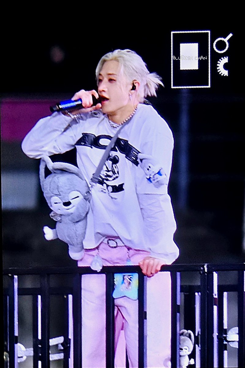 blueishchan's tweet photo. 251019 dominATE:celebrATE Day 2 프리뷰

❤️
#스트레이키즈 #스키즈 #방찬 #StrayKids #SKZ #BangChan #YouMakeStrayKidsStay https://t.co/HkOmz5dr4I
