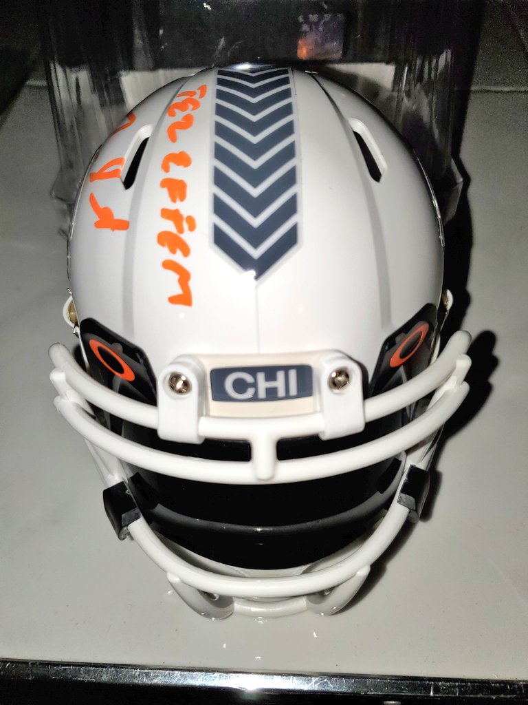 NickStiglic's tweet image. WEEK 7 GIVEAWAY🚨

Up for grabs in this weeks giveaway is an autographed (@_sweat9) Salute to Service mini!!

Just retweet for a chance to win...

BEARDOWN &amp;amp; GOD BLESS

(Since I'm so late this week getting this posted, I'll let it go through tomorrow &amp;amp; pick a winner during MNF!!)