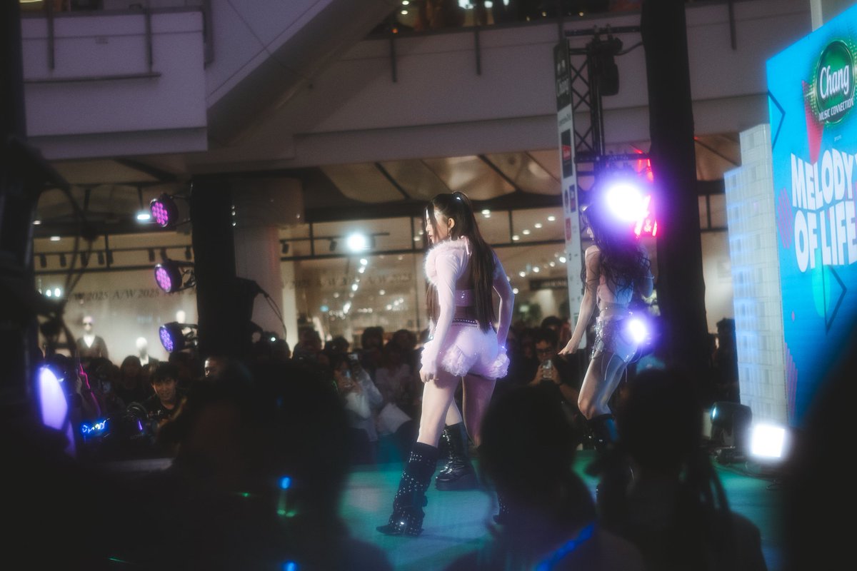 pp_nop's tweet photo. วันนี้มาแบบสวยเท่~ 📸🥰💙..
@pinadayy
#Pinadayy #PopperPinyada
#BNK48 #SYR3N_HipChain https://t.co/q1lcCaQSFe