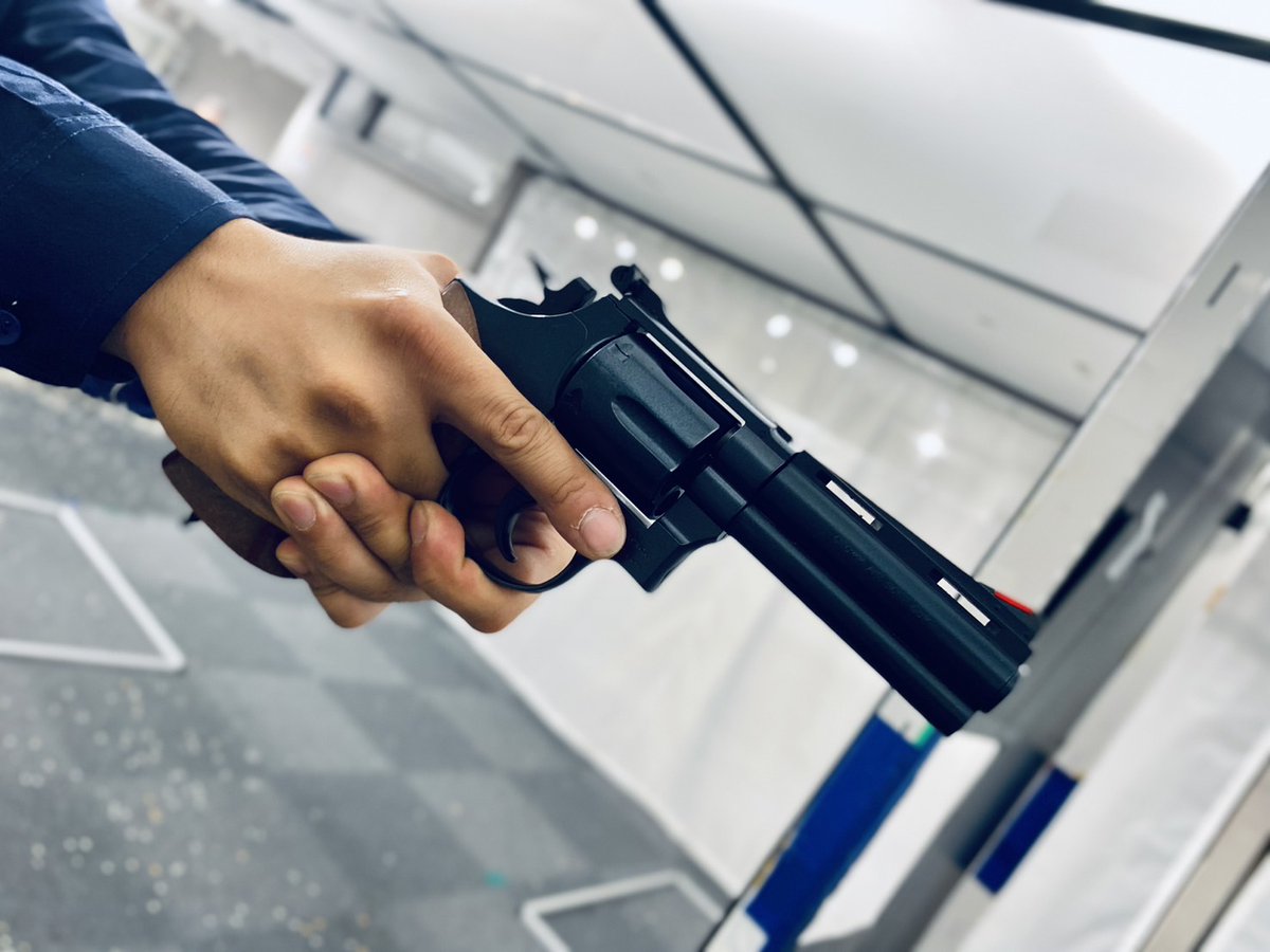 yaeyamatoruM586's tweet image. #リボルバーを構えて強者感を出せ
