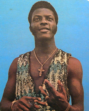 AfricaFactsZone's tweet image. Nigerian Musician, Shina Peters started his career at age 10, bought his first land at age 12, had his first child at age 14, bought his first car and built his house at age 16.
He was travelled to London to perform at age 12.