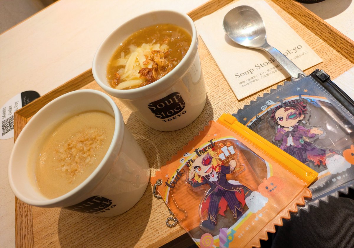 sui_hydrangea83's tweet photo. お久しぶりです。
すぱーくにおてつだい参加してました！！お疲れ様でした！
美味しいものいっぱい食べました☺️ https://t.co/iCwGV3xBZt
