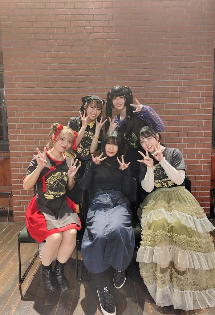 あっそうか貼っていいのですわね…！☺️
じゃあ見てくださいオタクだけ土気色の顔面で緊張しすぎて背骨も歪んで肩幅も2mmに縮んで目の焦点が合っていない様を
#ルミナスリクアワ
